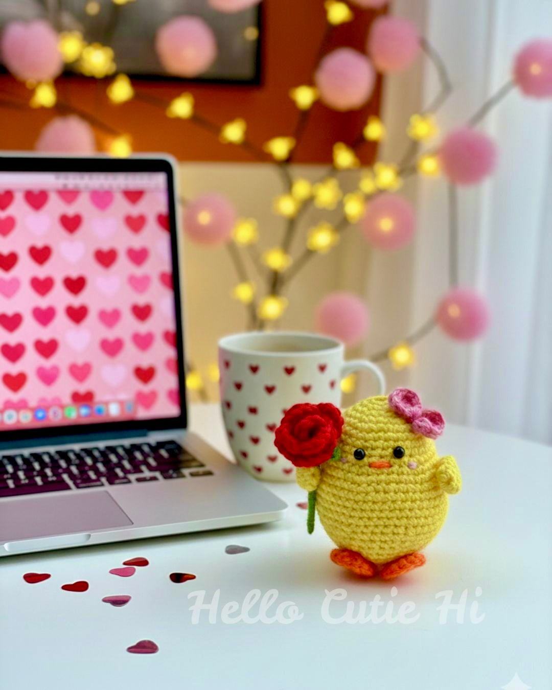 Sweet Chick with Rose – Crochet Desk Buddy