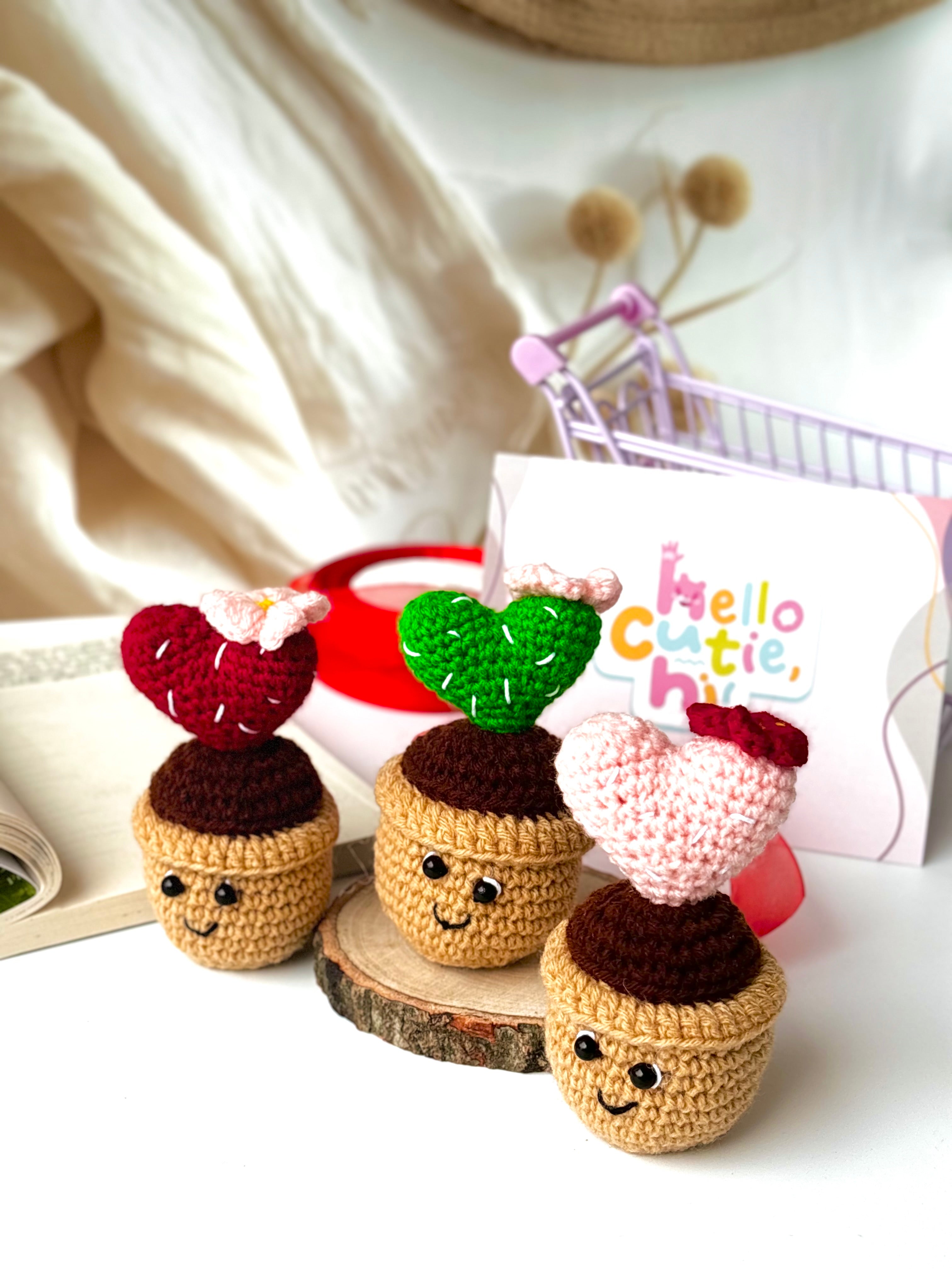 Crochet Cactus Heart Pot