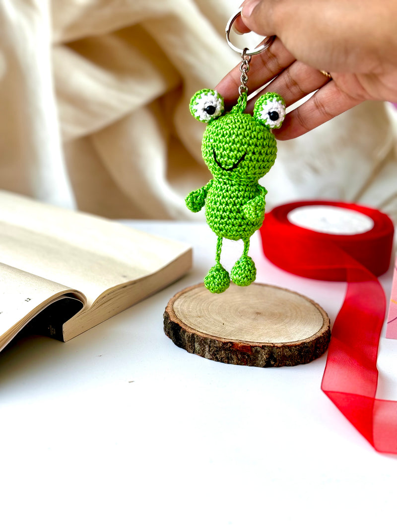 Green Frog Keyring – A Quirky Amphibian Friend